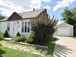 W232N6179 Waukesha Ave, Sussex, WI 53089