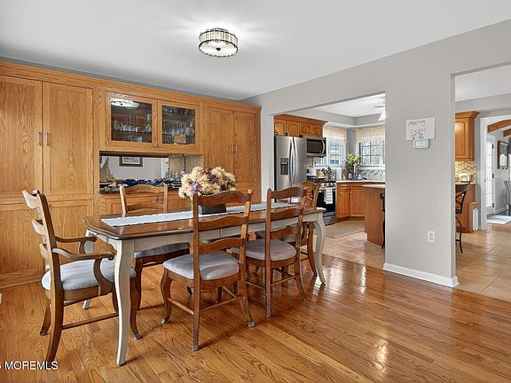 3rd image of 520 Hardenberg Avenue