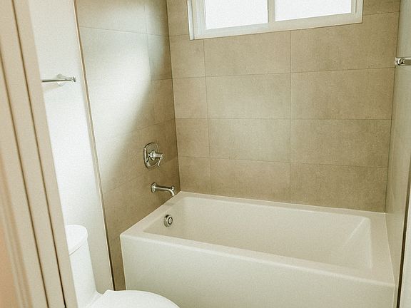 4th image of 715 S Walker Ave APT 2
