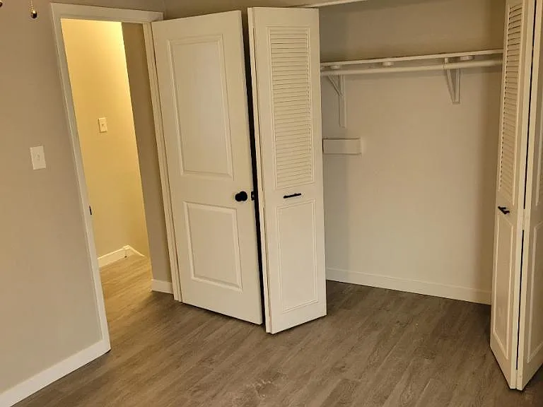 1525 S Holly St — Photo 10