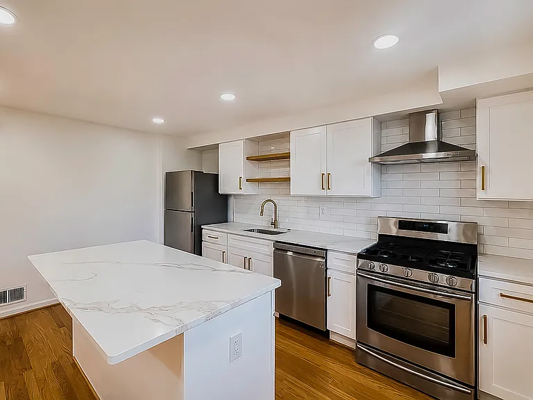 5729 Denwood Ave — Photo 7
