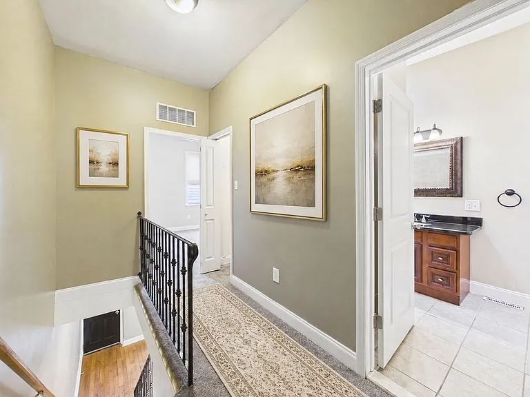 2437 S Darien St — Photo 11