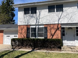 402 W Washington St APT B, Yorkville, IL 60560