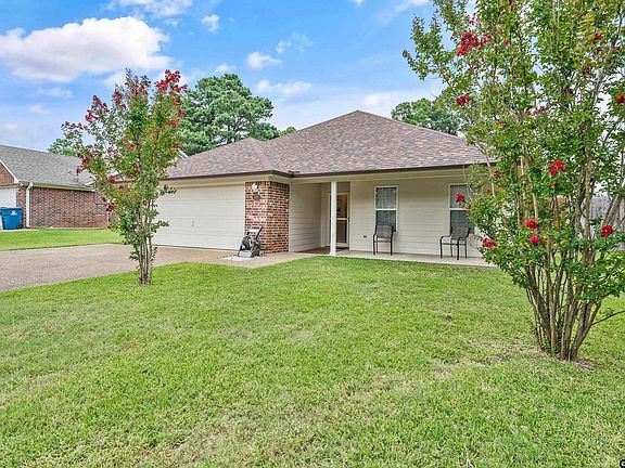 3rd image of 518 Neches Dr
