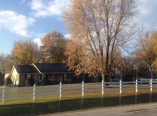 13244 Sorento Rd, New Douglas, IL 62074