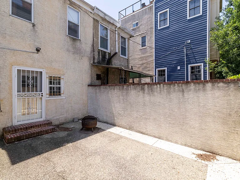 2025 Poplar St #1 — Photo 3