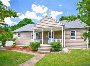 8 Spruce Ter, Portland, CT 06480