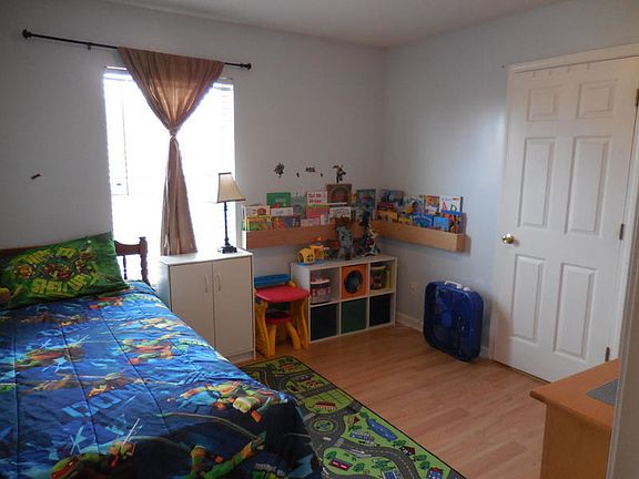4th image of 515 Lejeune Dr