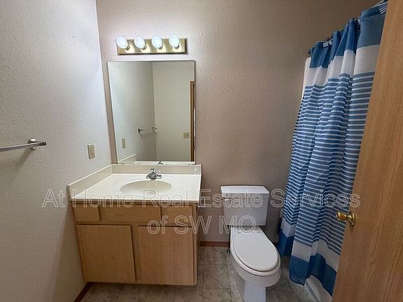 5th image of 1408 W Frosty Dr APT 4
