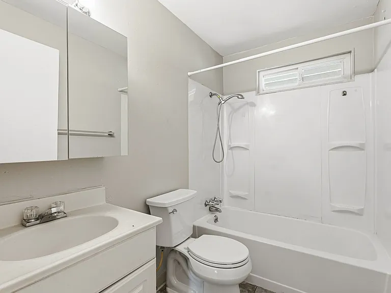11212 Sheridan Ave S #A — Photo 31