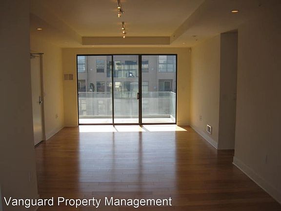 4th image of 550 18th St APT 301
