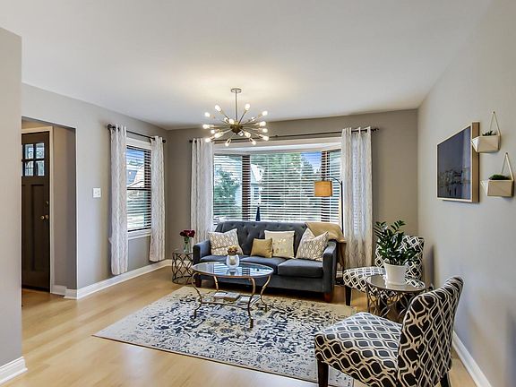 3rd image of 5932 W Thorndale Ave