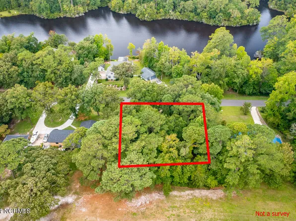 533 Country Club Drive, Minnesott Beach, NC 28510
