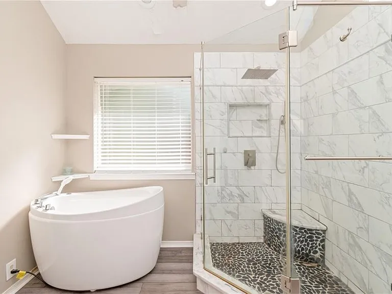 7490 Quency Dr — Photo 34