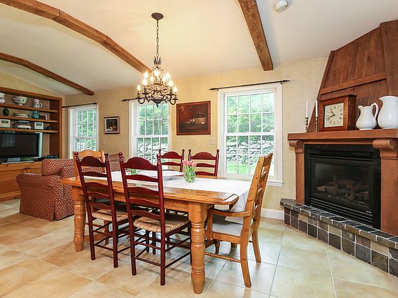 5th image of 3 Brook Ln