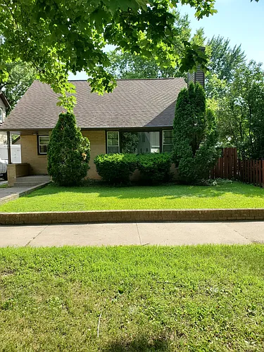 209 2nd Ave NE Photo 1