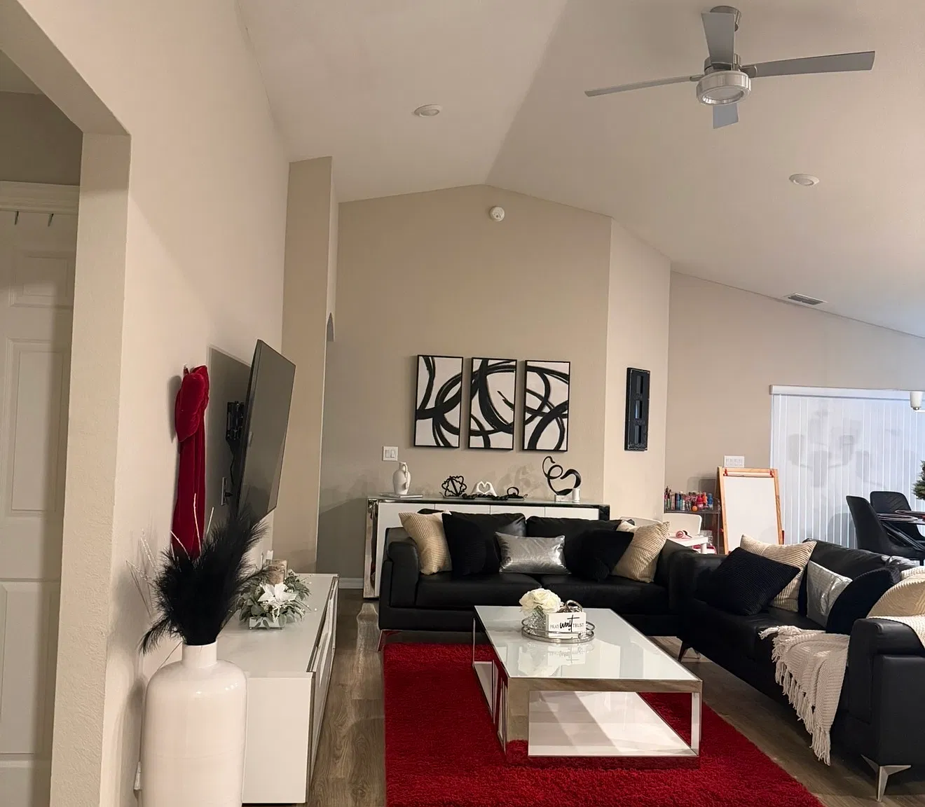 3 bed, 1545 sqft, $2,700 — Photo 4