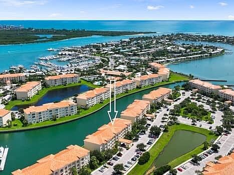 3rd image of 17 Harbour Isle Drive W #204