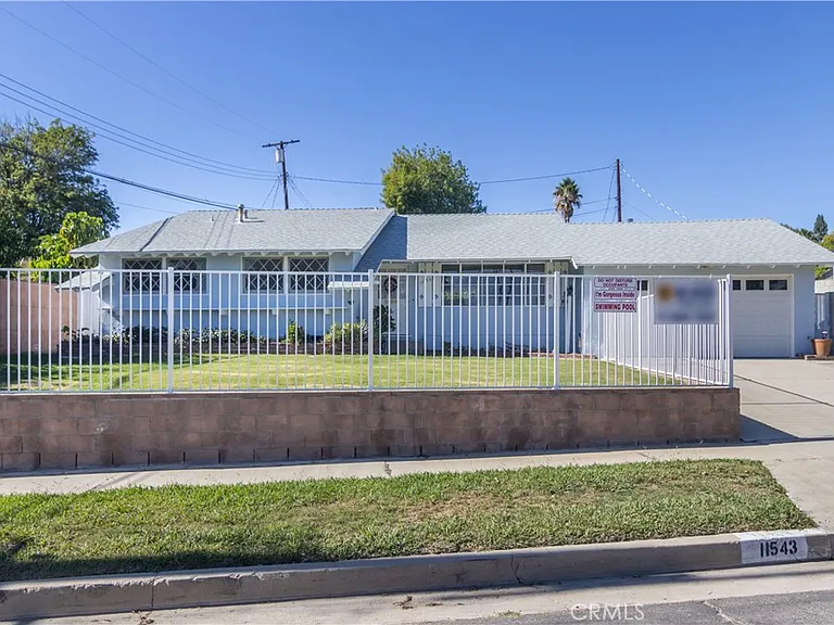 11543 Swinton Ave — Photo 2