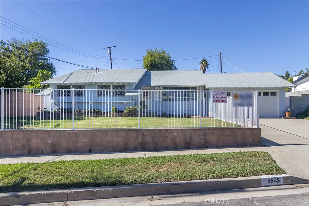 Building Photo - 11543 Swinton Ave