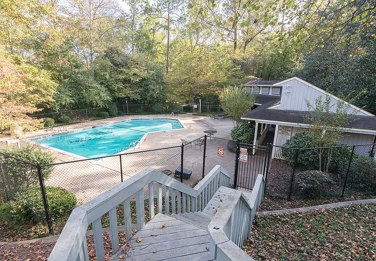 134 Fernbanks Ct — Photo 29