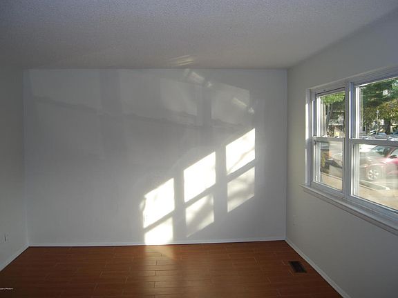 3rd image of 168 Coventry Dr #1000