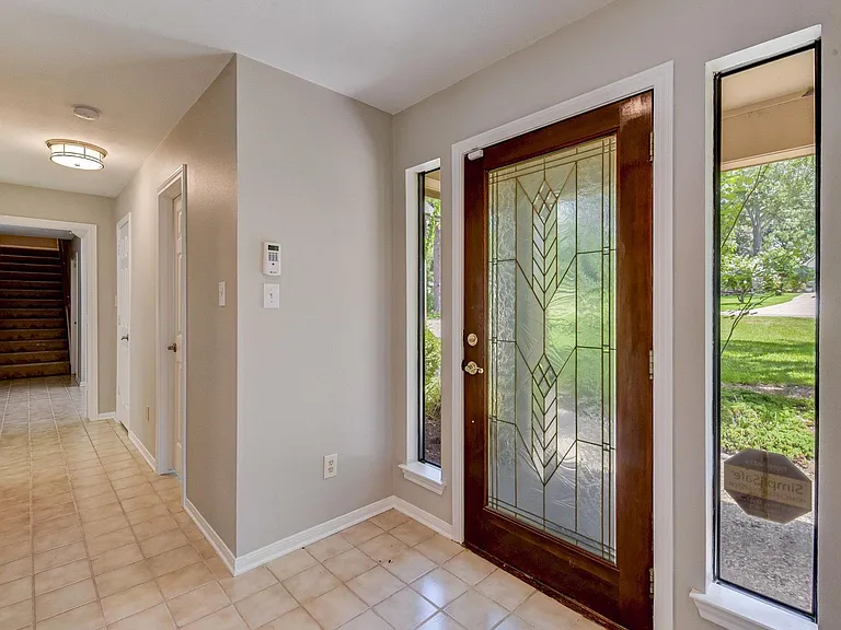 10045 Valley Dr S — Photo 7