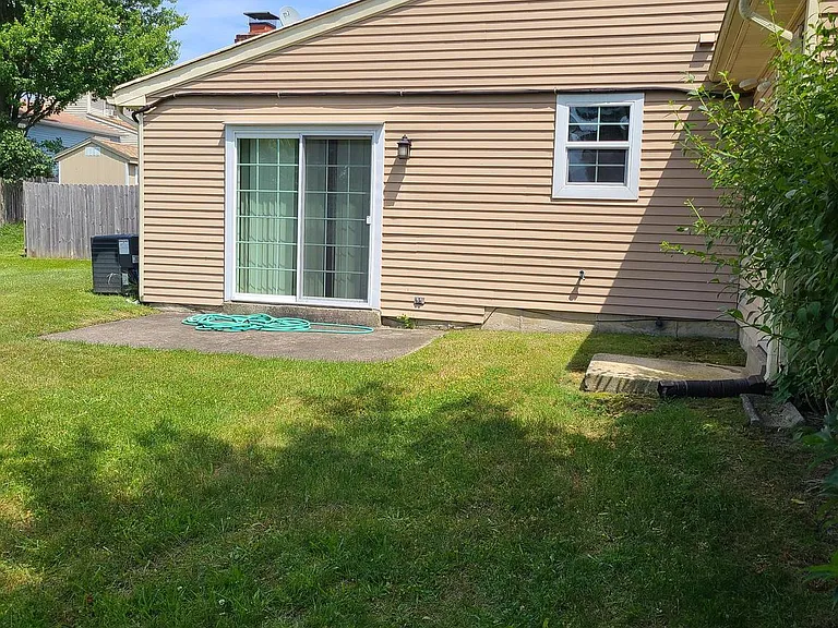 1105 Jonathan Ln — Photo 22