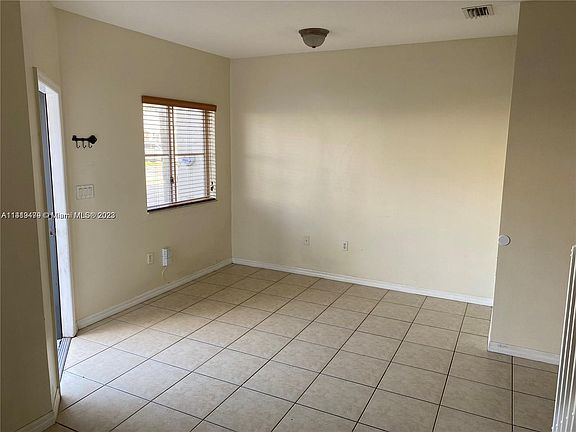2nd image of 3010 SE 15th Ave #3010