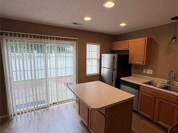 5th image of 41 Tannenbaum Cir