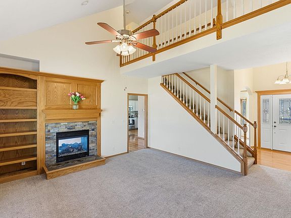 4th image of 15026 E Black Oak St