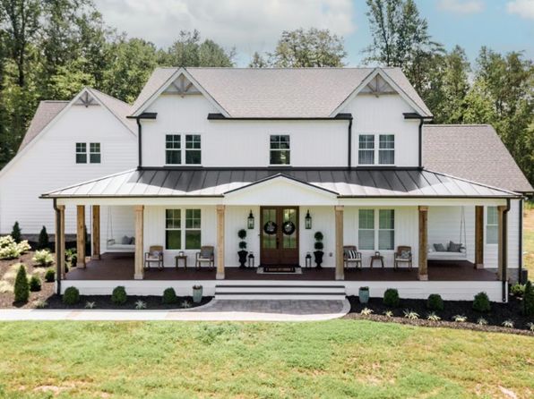 The Oakridge Farmhouse Plan, Hayden Run