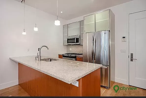 Rented by City View Living | media 22
