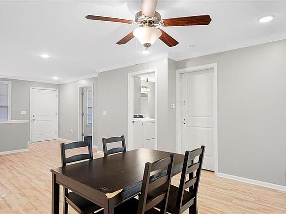 5th image of 829 Ottawa St