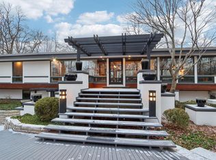 855 W County Line Rd, Bayside, WI 53217