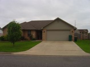 208 Ashbrook Ln, Russellville, AR 72802