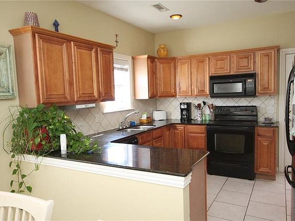 4th image of 1414 NE Dysart Woods Ln