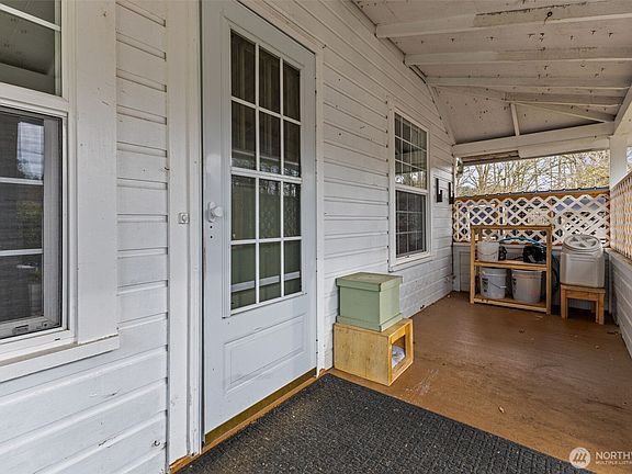 3rd image of 329 SE 2nd Street