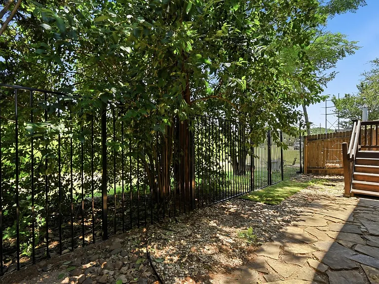 1308 Central Park Ct — Photo 17