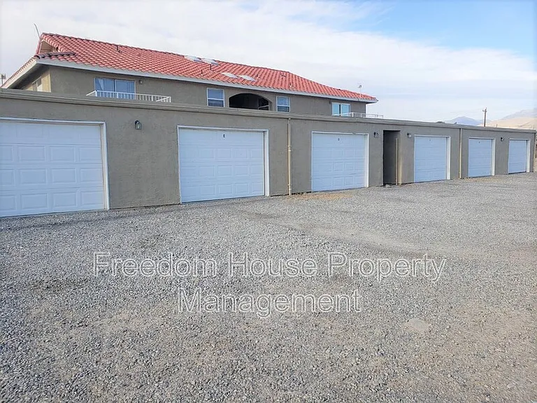 2321 E Calvada Blvd #6 — Photo 15