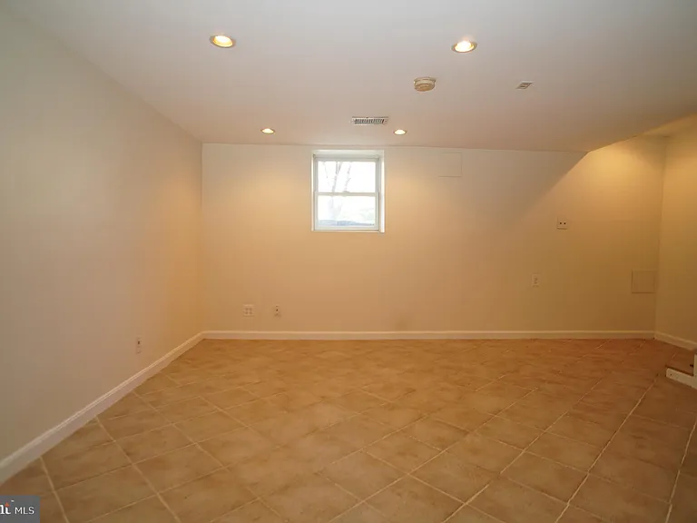 2161 N Brandywine St — Photo 12