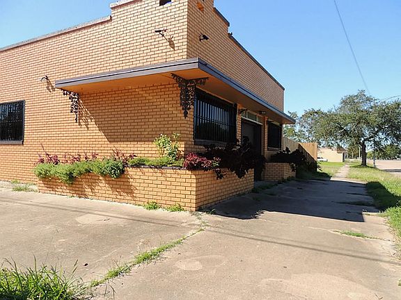 2nd image of 901 5th Ave N