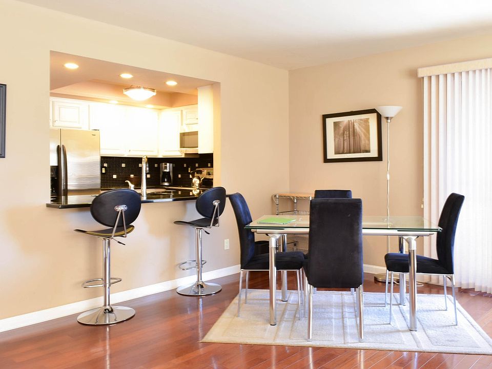 1st image of 5122 N 31st Way Unit 231