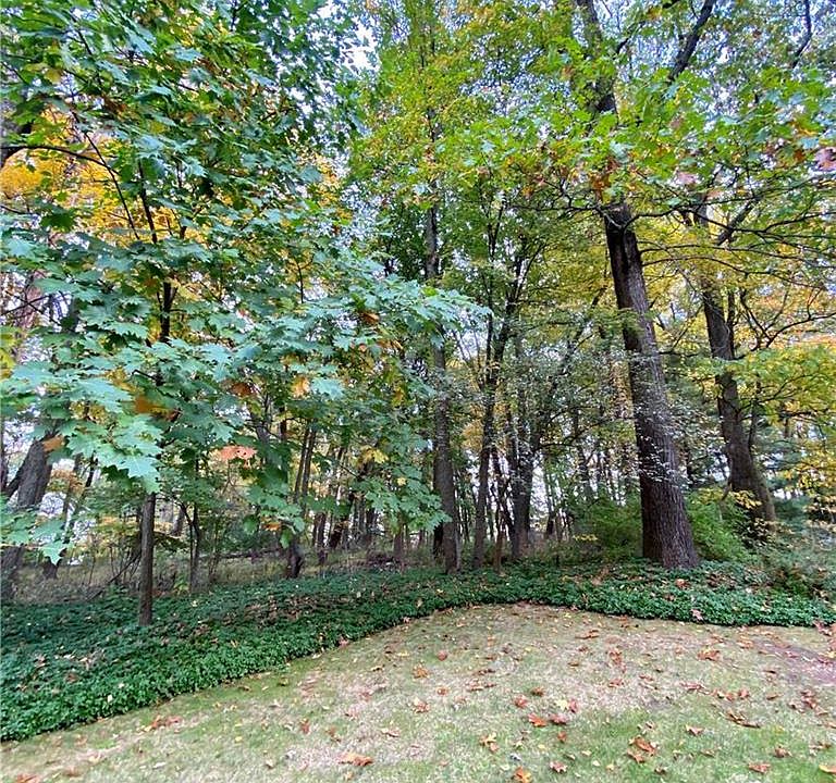 2nd image of 6146 Woodledge Dr