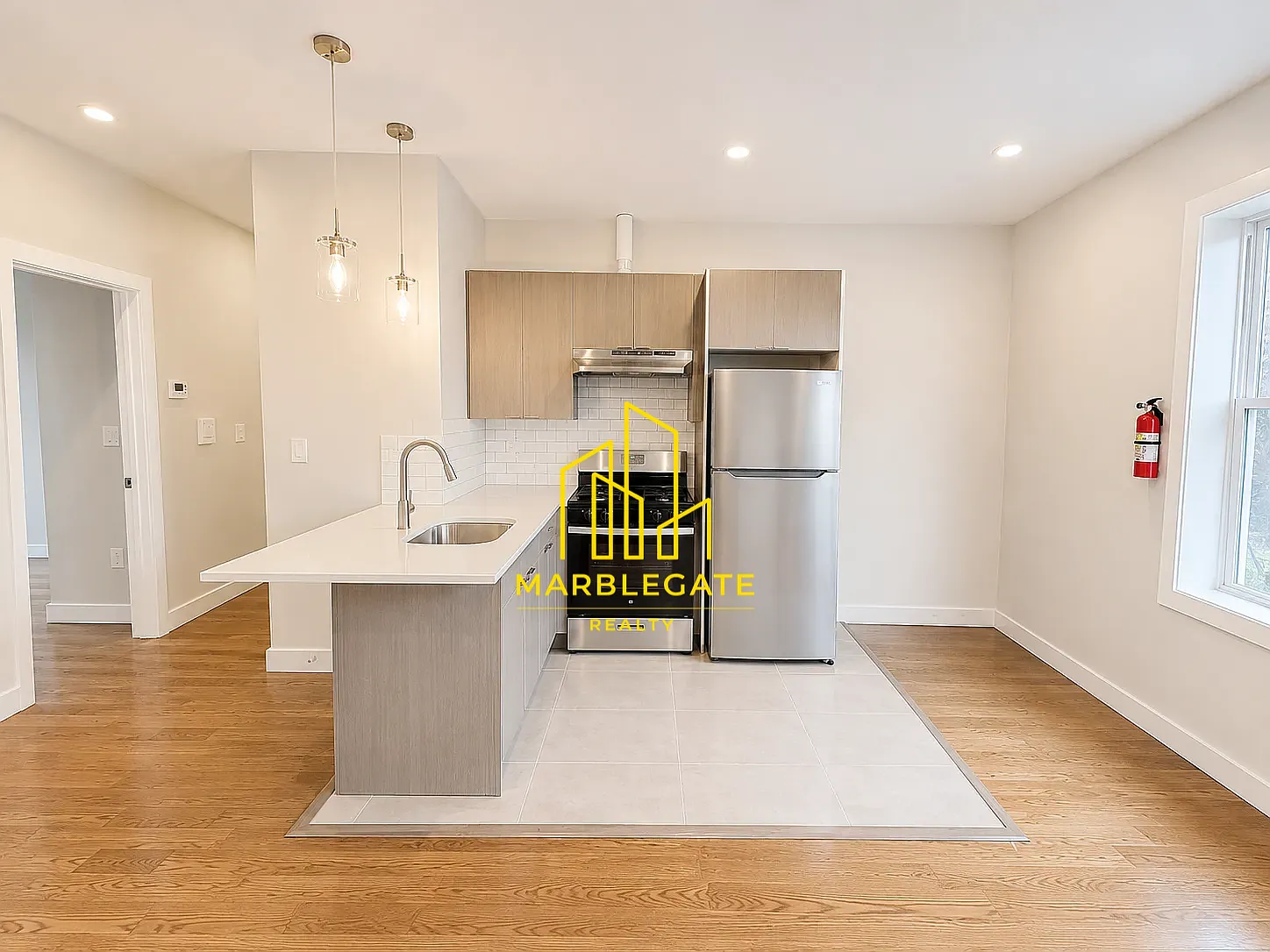 3 bed, 1050 sqft, $2,050 — Photo 2