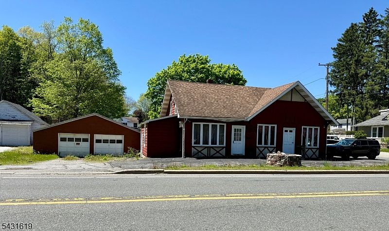 1st image of 172 Sparta Ave