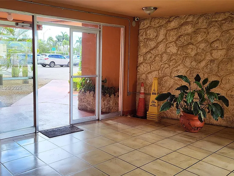 1591 NE Miami Gardens Dr #306 — Photo 5