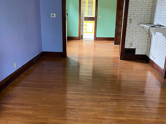 3rd image of 45 Essex St #2