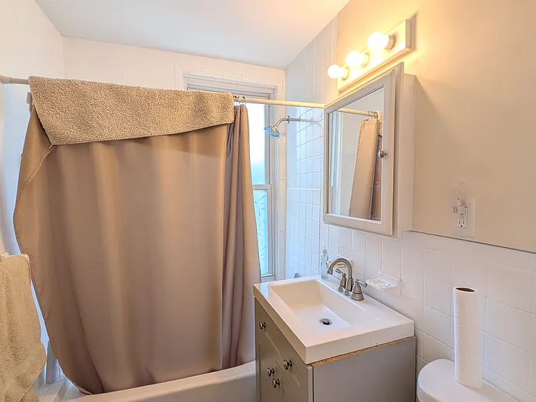 19 Cameron Ave #4 — Photo 6