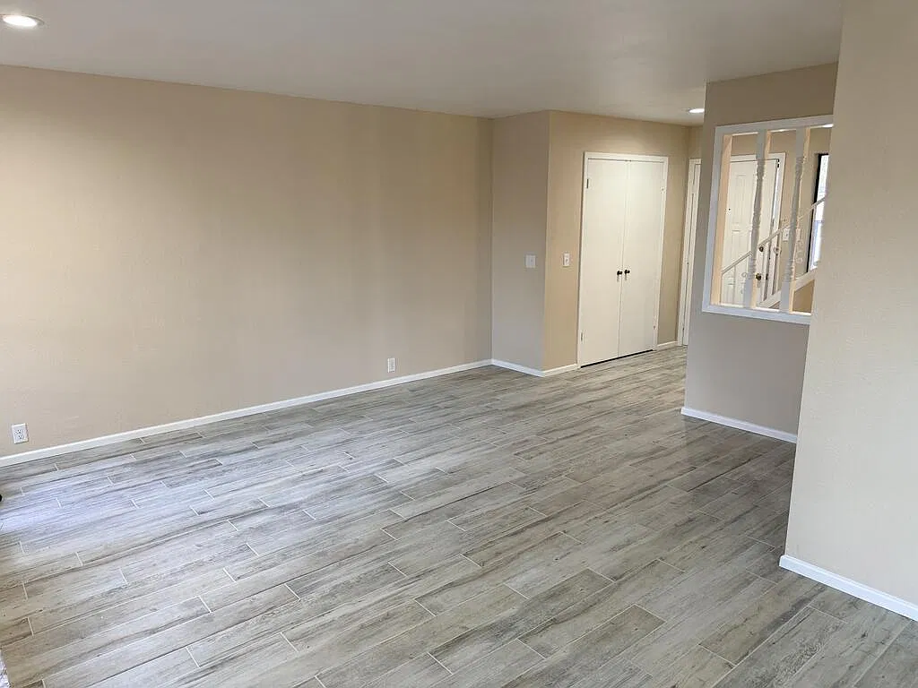 3 bed, 2.5 bath, 1584 sqft, $2,200 — Photo 4